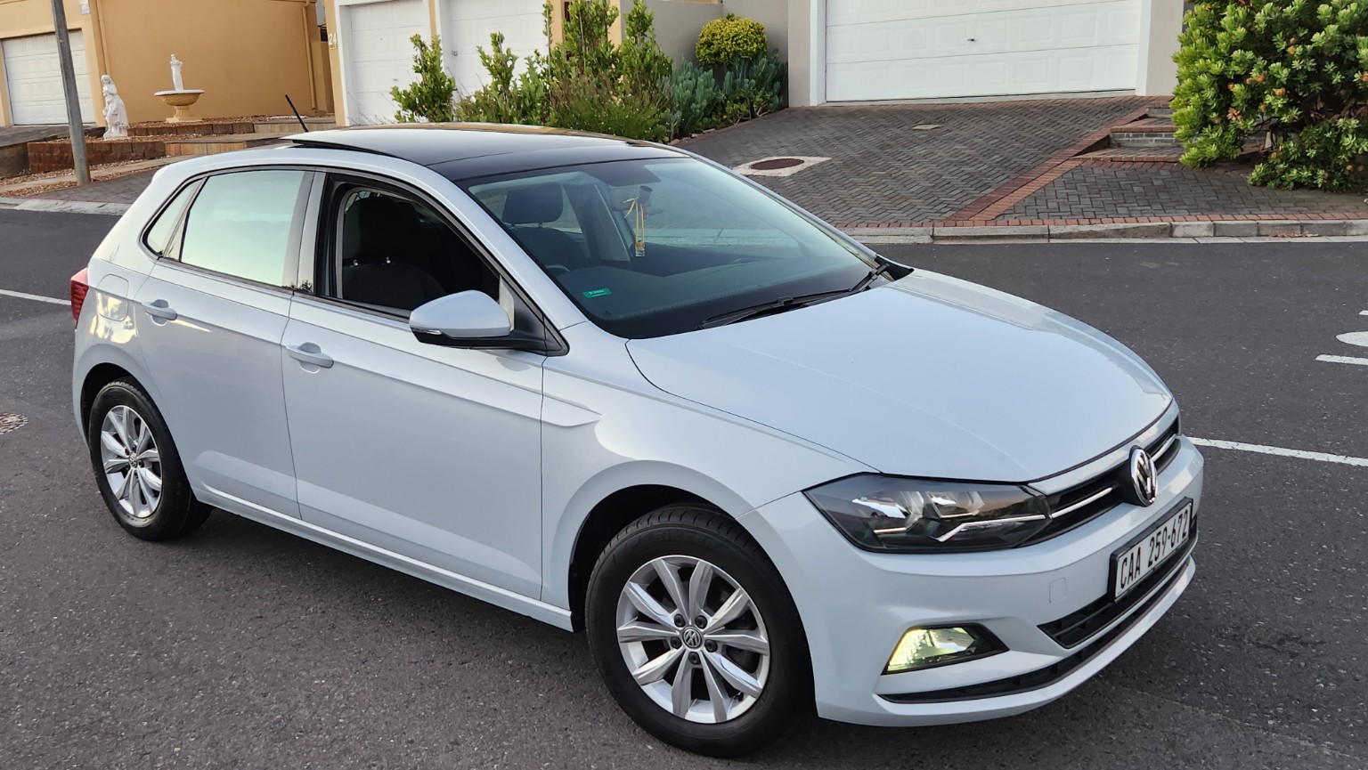 Exclusive Car Rentals VW Polo TSI DSG